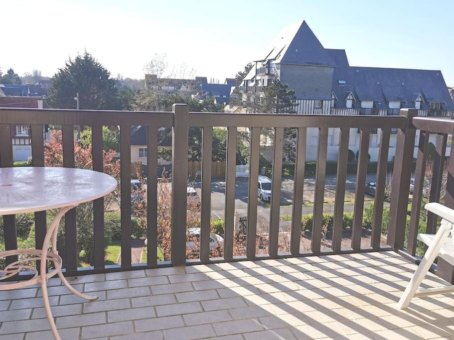 Cabourg Cosy, Appartement Refait A Neuf, 5 Min A Pied De La Mer Exteriör bild