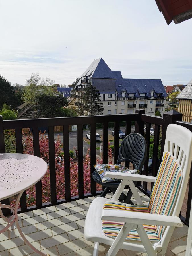 Cabourg Cosy, Appartement Refait A Neuf, 5 Min A Pied De La Mer Exteriör bild